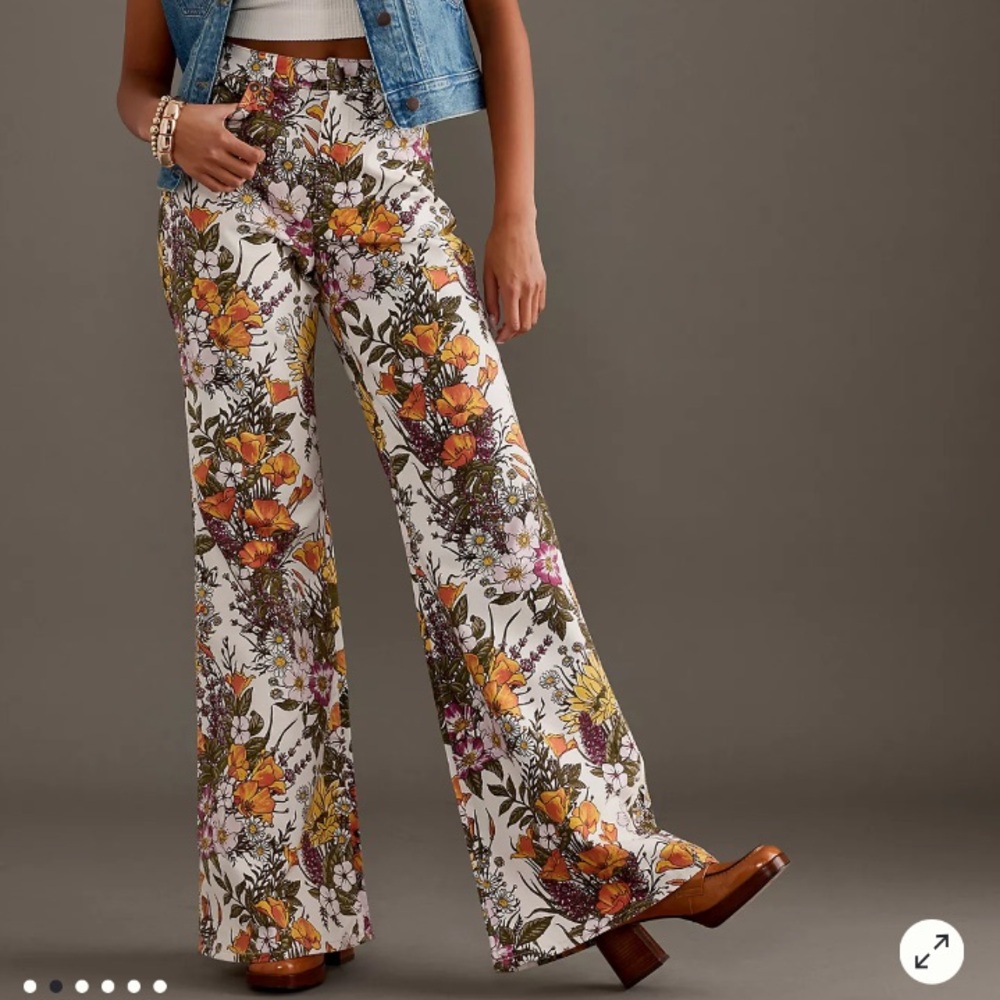 Wrangler Wanderer Floral Flare Jeans - Picture 1 of 15
